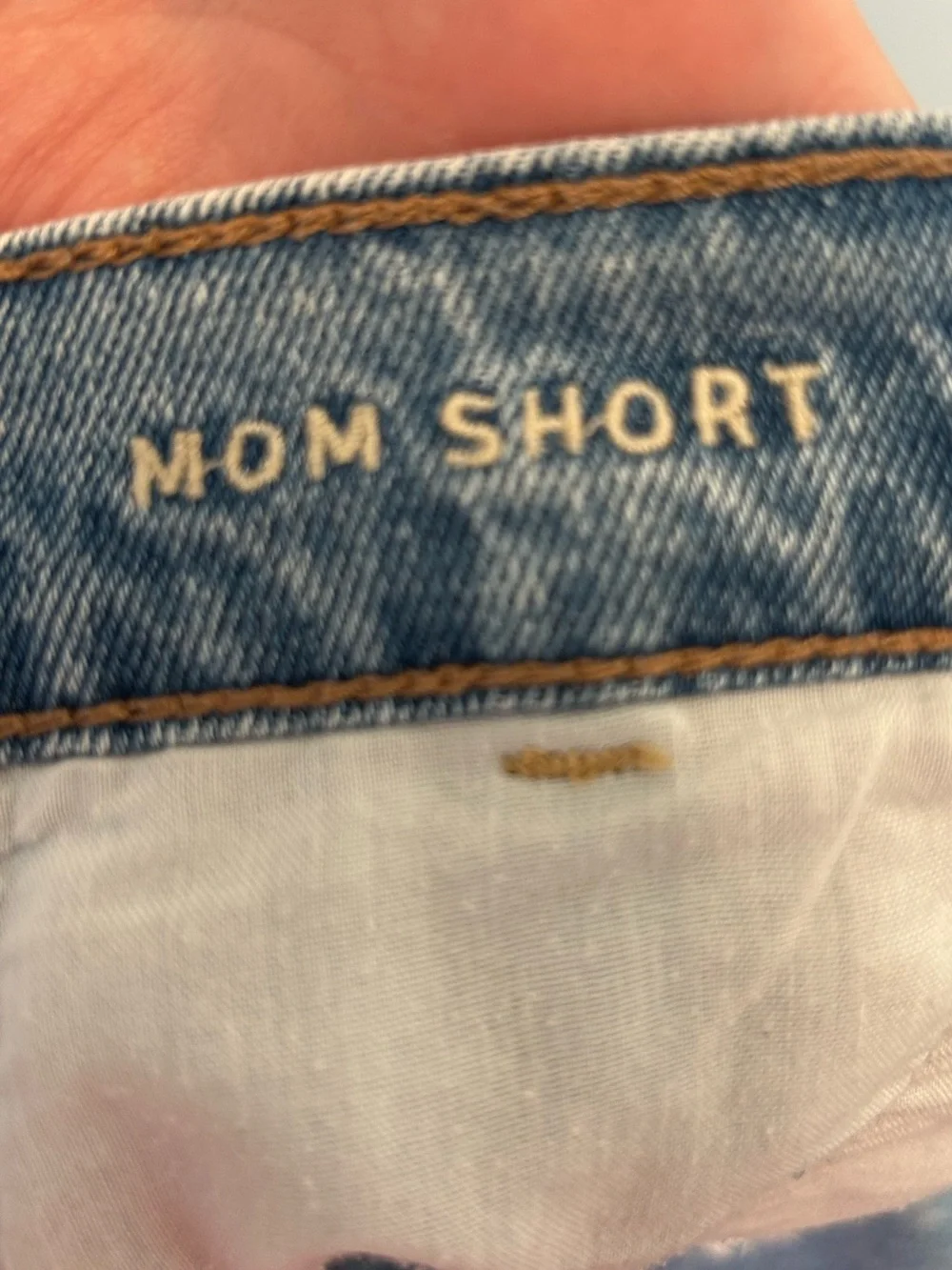 American Eagle High-Rise Medium Wash Mom Short